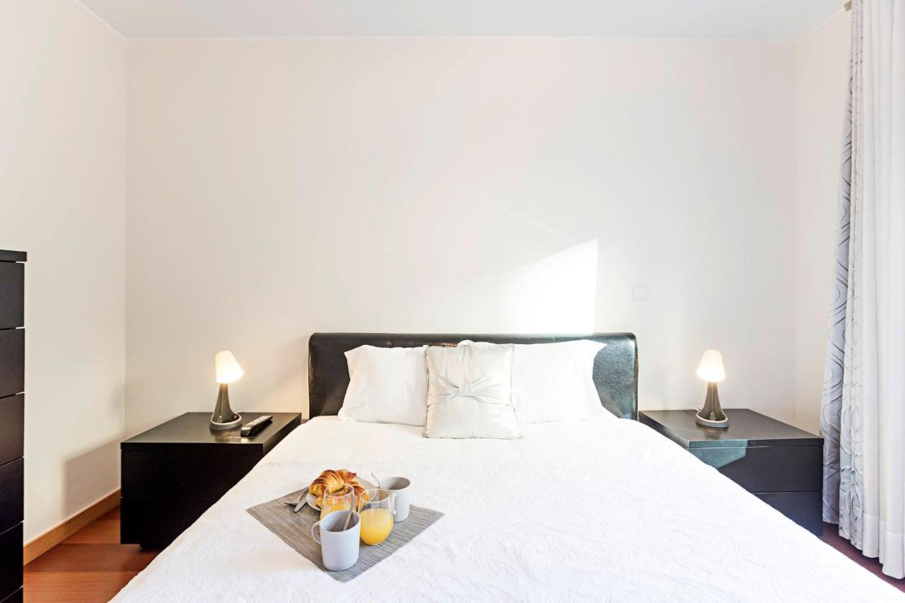 Apartment 2br Flat By Metro W/ Free Parking By Lovelystay *
