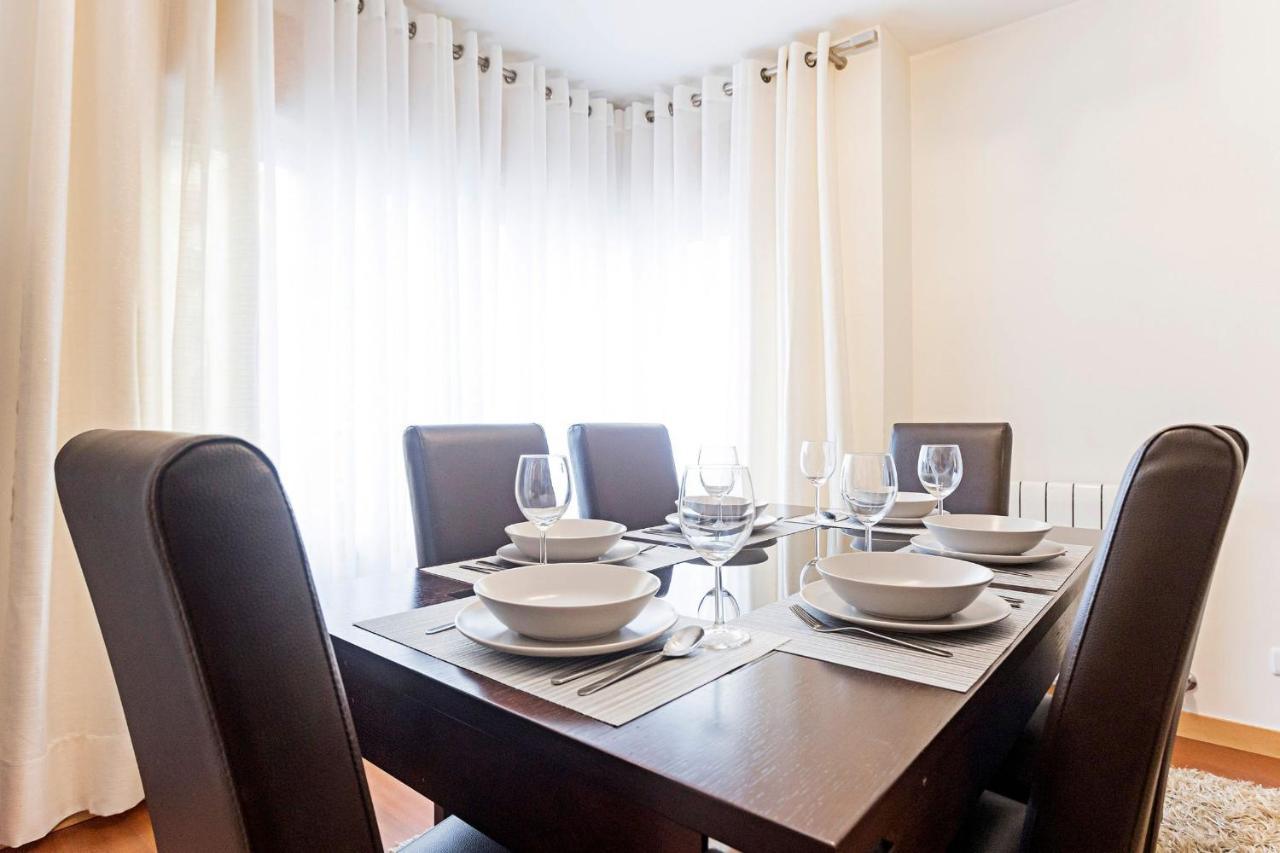 2br Flat By Metro W/ Free Parking By Lovelystay *