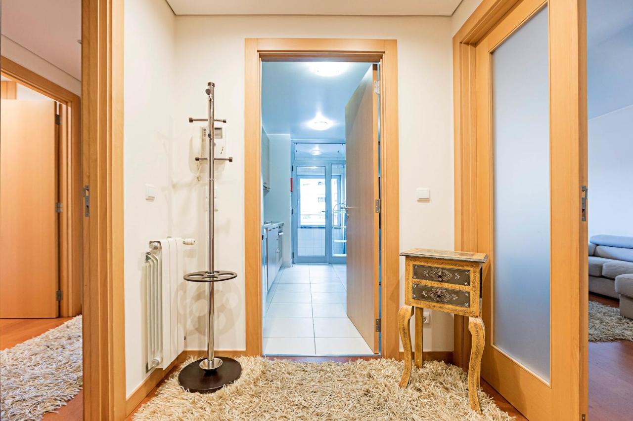 Apartment 2br Flat By Metro W/ Free Parking By Lovelystay *